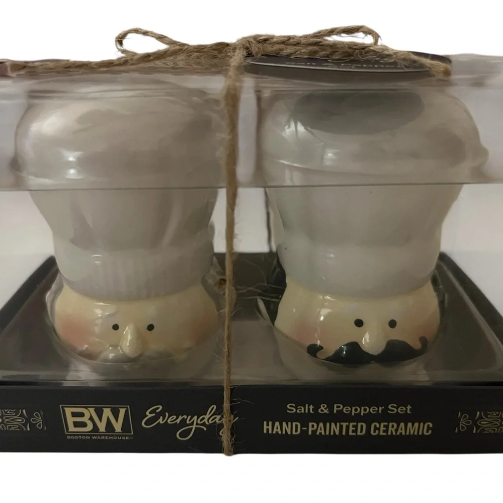 Chef Salt and Pepper Shakers - New - Picture 2 of 2